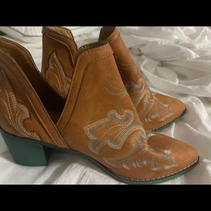 BNIB never worn tan & turquoise western booties.